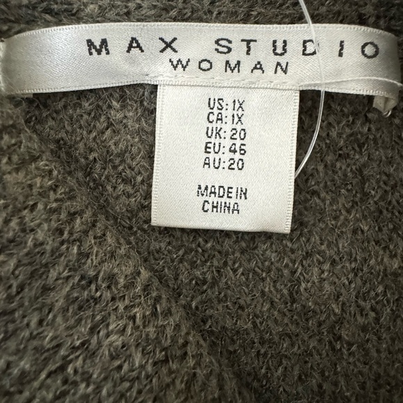 NEW Max Studio Wool Blend Sweater Cape Forest Green size 1X - Picture 6 of 7